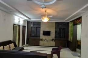 Lovely 3-bedroom holiday home with free parking.
